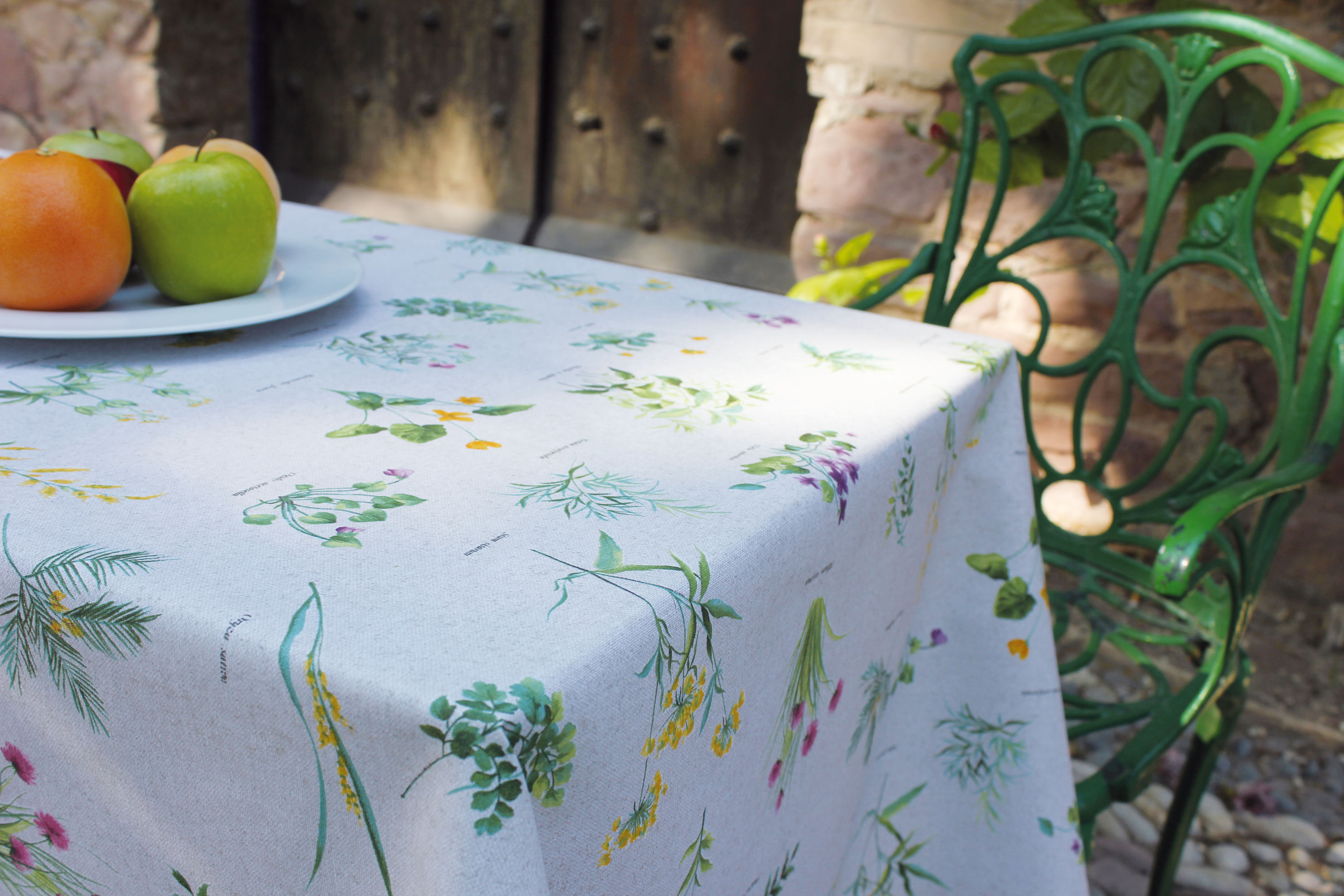 Mantel Antimancha Impermeable Español 1,40 x 2 mts Rollo Tela