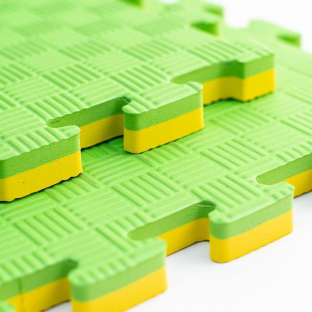Piso goma eva encastrable con borde 1x1 mts x 20mm bebe/gimnasio verde/amarillo (PIS-215)
